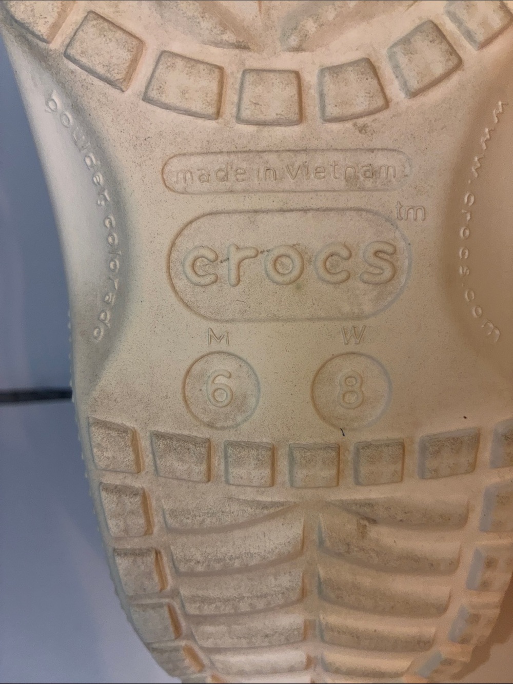 Disney World Cinderella Castle Crocs, Size Women’s 8 / Men’s 6 - Picture 12 of 12